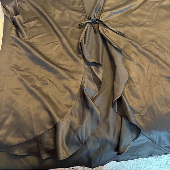 Victoria’s Secret satin robe cover up - Picture 3 of 3